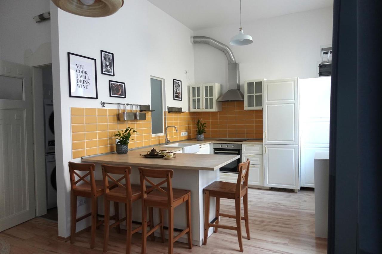 Bpr Pastellion Art In Buda Apartment